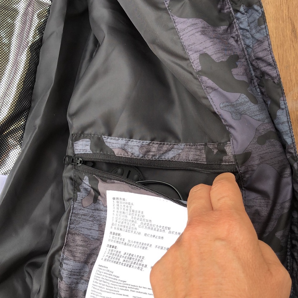 Women's Black Camo Puffer Vest - Picture 9 of 12